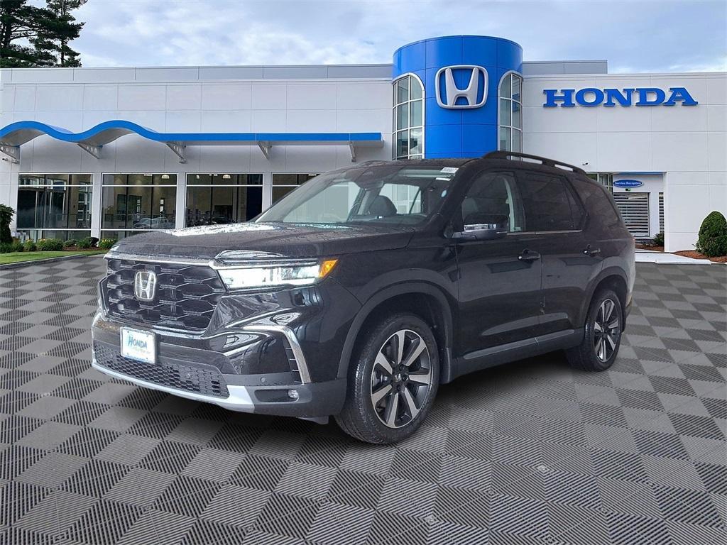 new 2025 Honda Pilot car, priced at $51,095