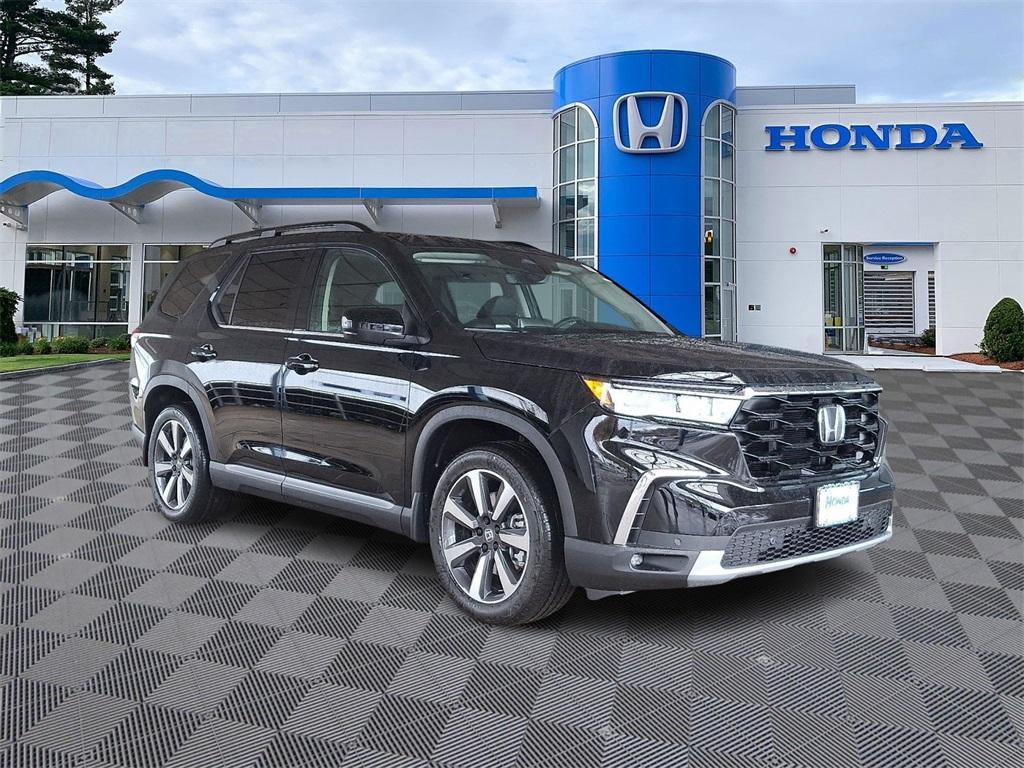 new 2025 Honda Pilot car, priced at $51,095