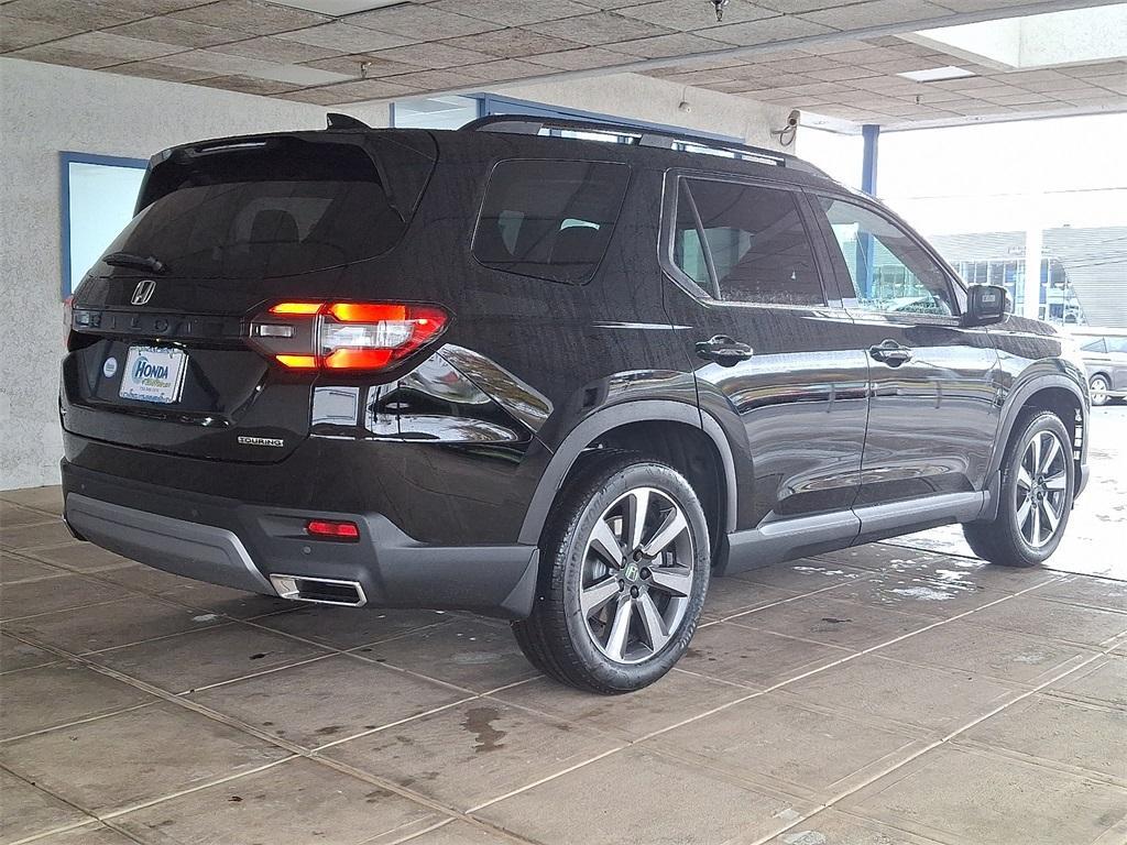 new 2025 Honda Pilot car, priced at $51,095