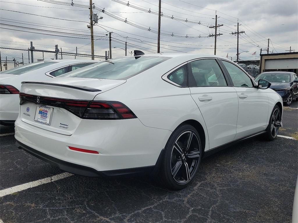 new 2025 Honda Accord Hybrid car