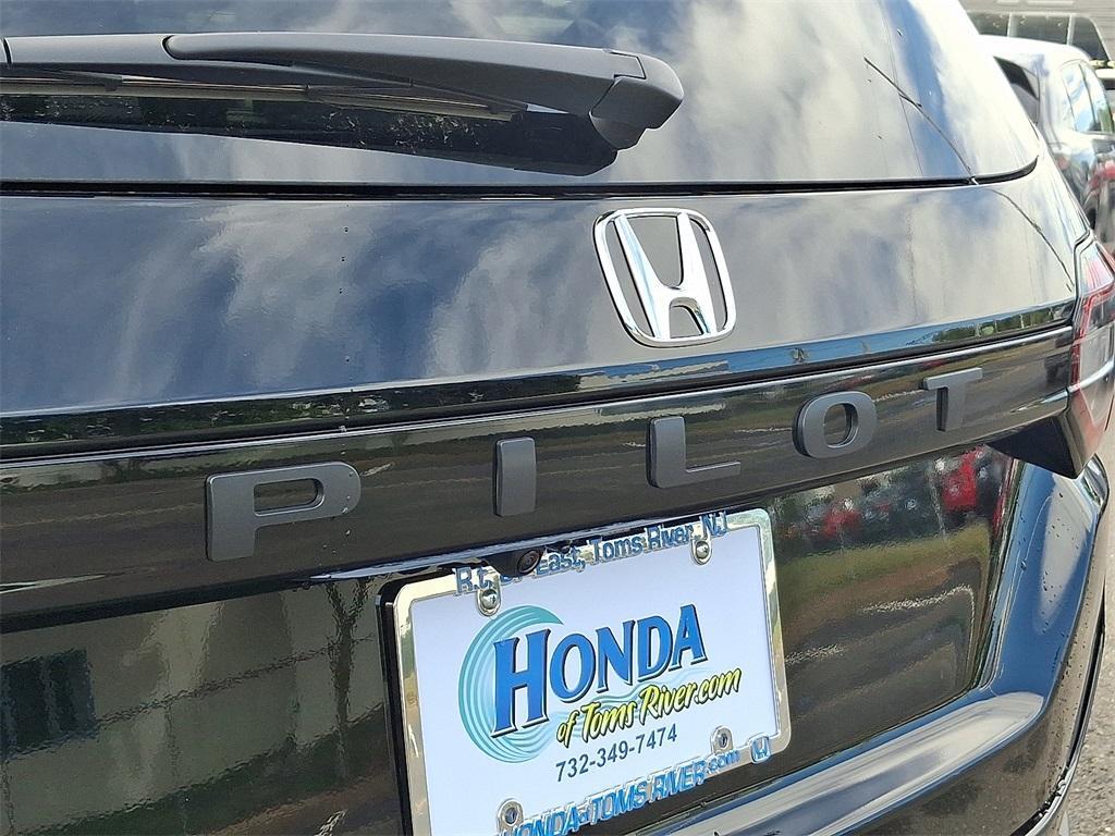 new 2025 Honda Pilot car, priced at $47,095
