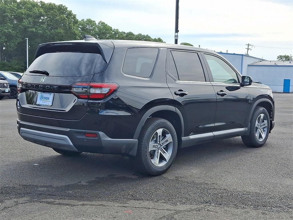 new 2025 Honda Pilot car, priced at $47,095
