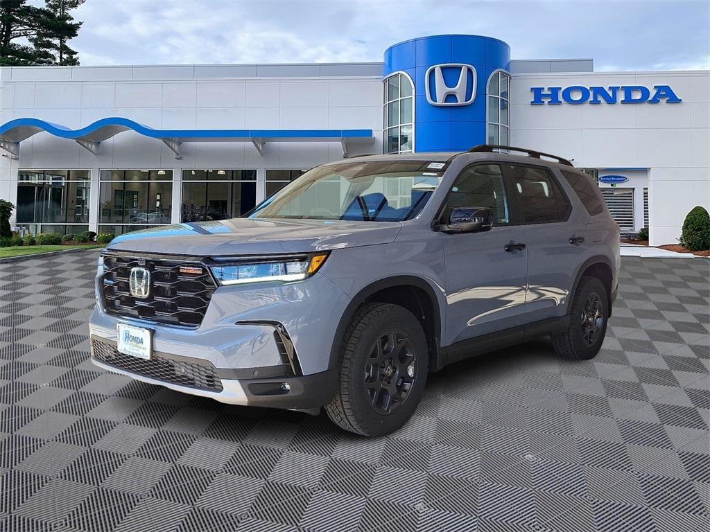 new 2025 Honda Pilot car, priced at $51,350