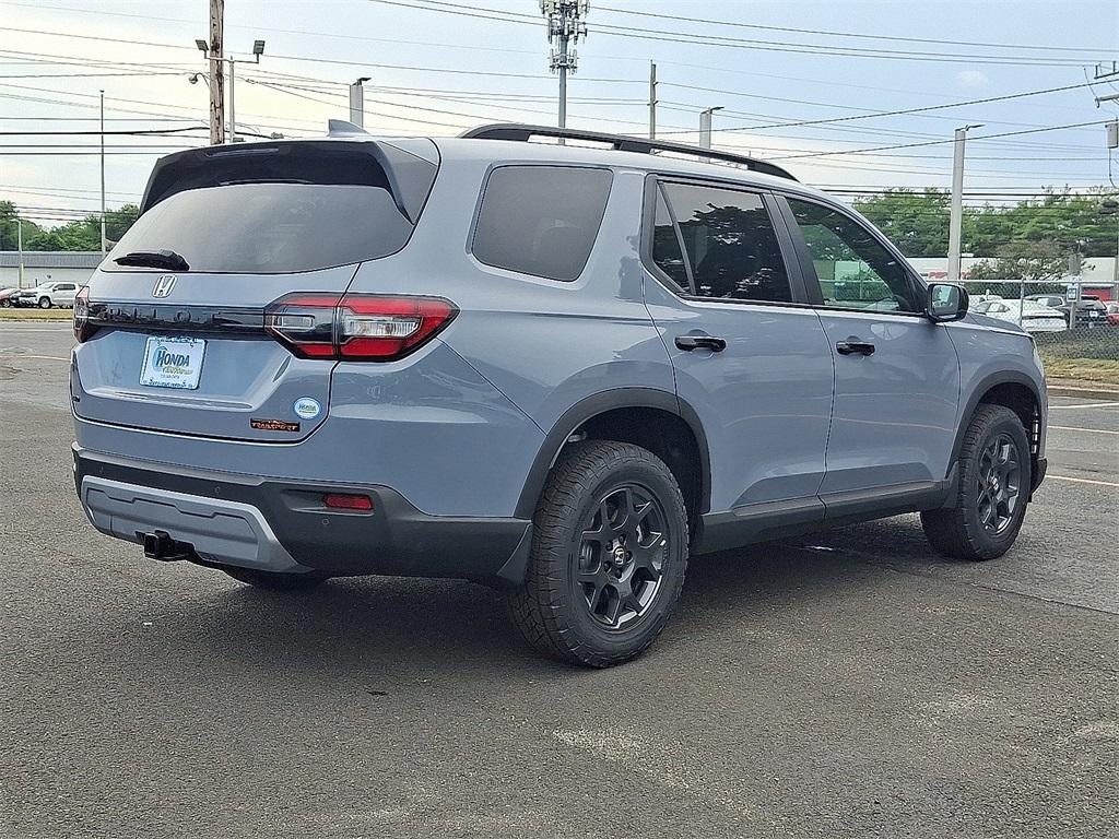 new 2025 Honda Pilot car, priced at $51,350