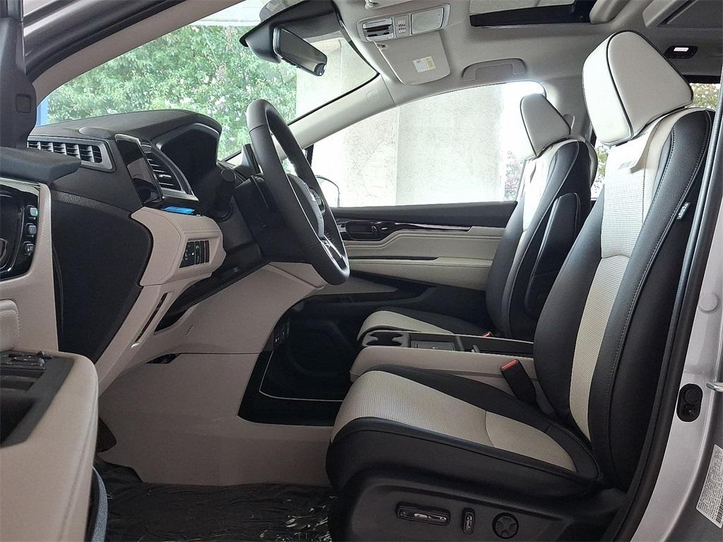 new 2026 Honda Odyssey car, priced at $54,335