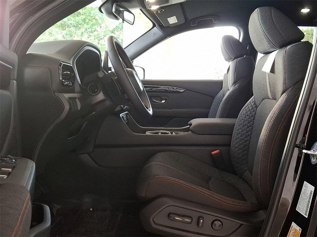 new 2025 Honda Pilot car, priced at $45,275