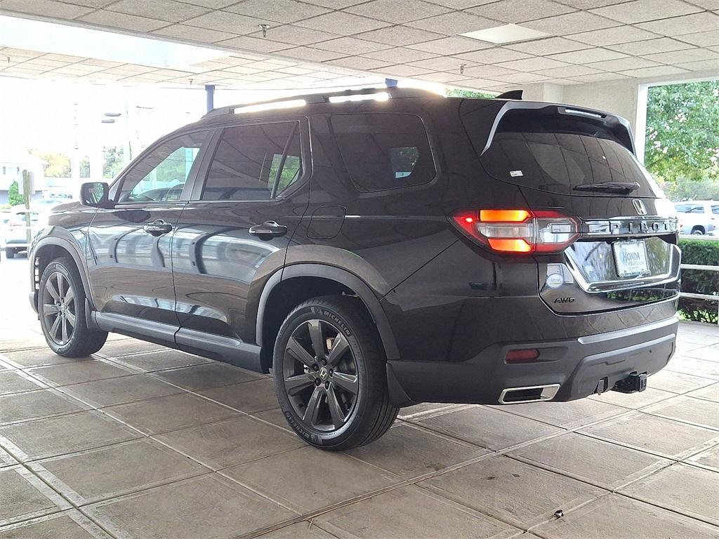 new 2025 Honda Pilot car, priced at $45,275