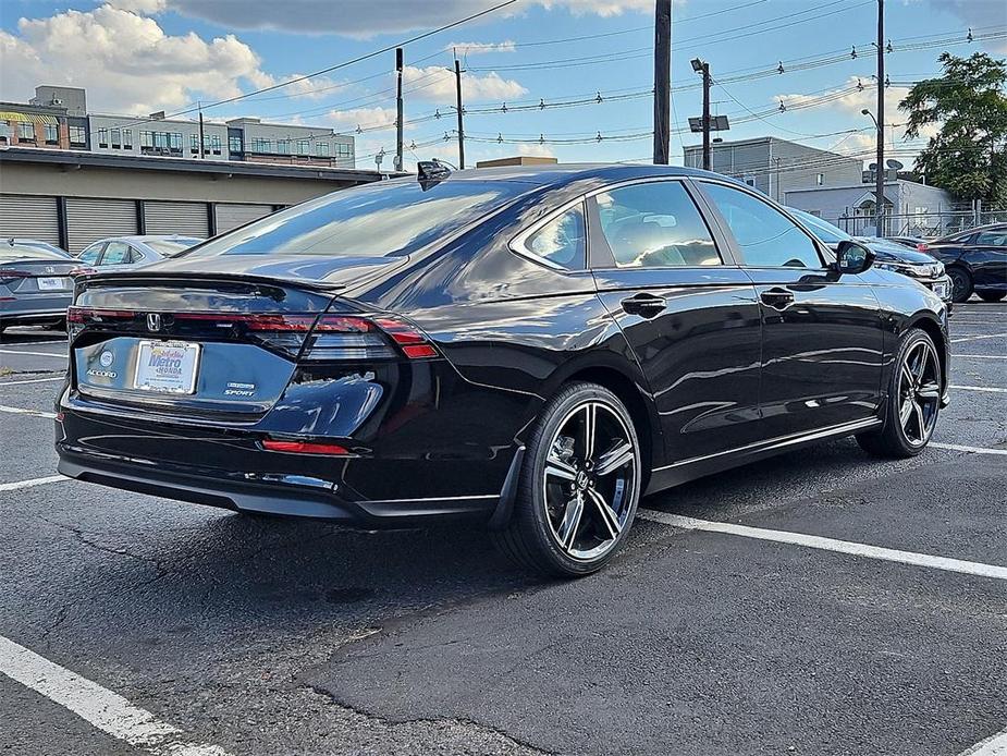 new 2025 Honda Accord Hybrid car