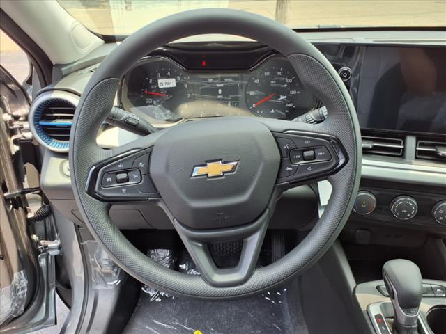 new 2025 Chevrolet Trax car