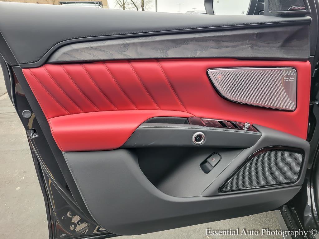 new 2025 Maserati Grecale car, priced at $79,999