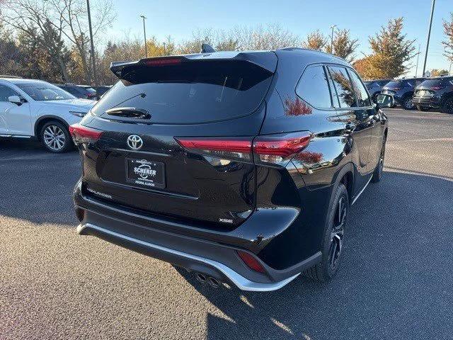 used 2021 Toyota Highlander car, priced at $36,000