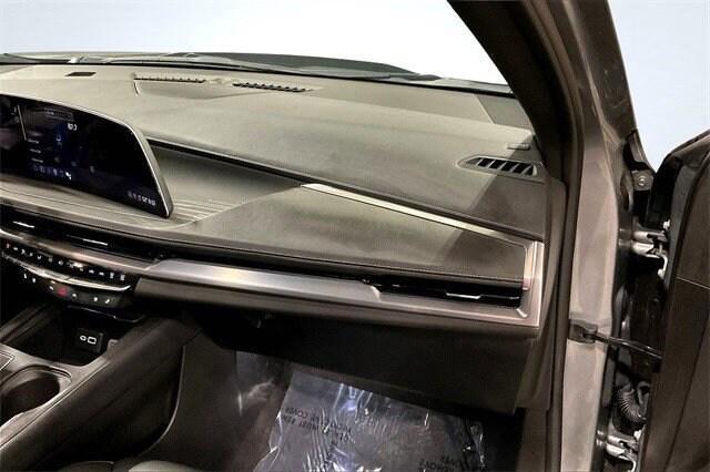 used 2024 Cadillac XT4 car, priced at $38,400