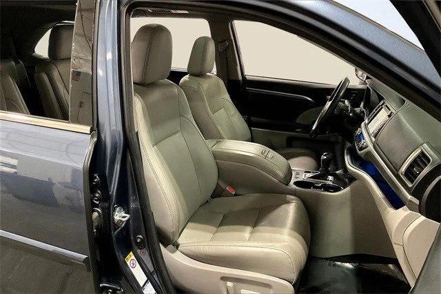 used 2018 Toyota Highlander car, priced at $27,800