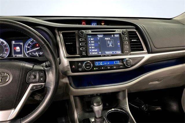 used 2018 Toyota Highlander car, priced at $27,800