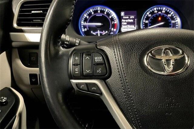 used 2018 Toyota Highlander car, priced at $27,800