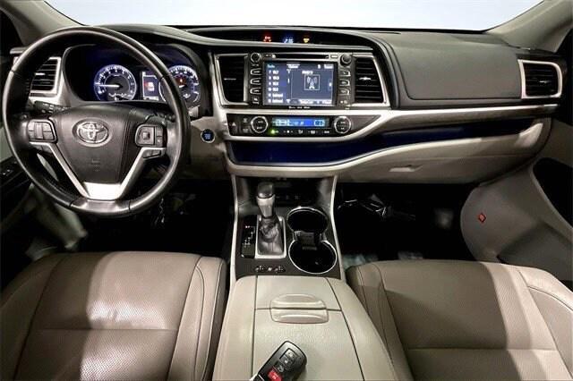 used 2018 Toyota Highlander car, priced at $27,800