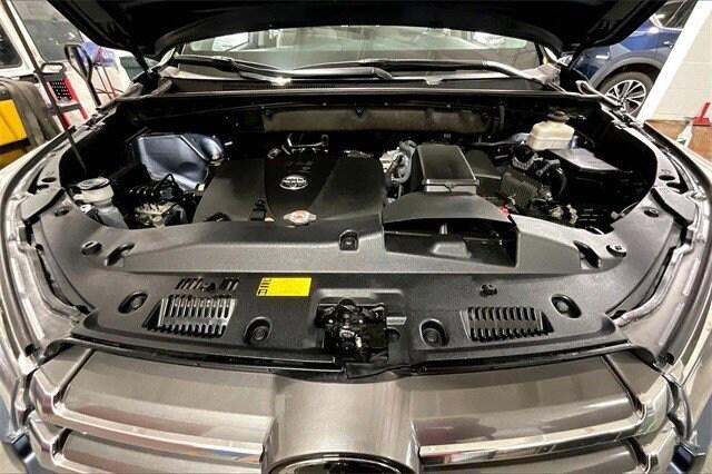 used 2018 Toyota Highlander car, priced at $27,800