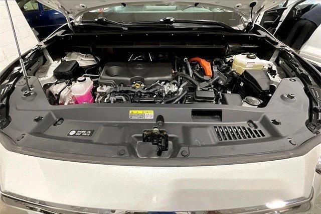 used 2022 Toyota Highlander Hybrid car, priced at $44,500
