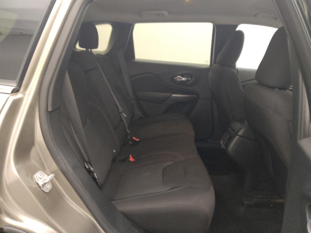 used 2019 Jeep Cherokee car, priced at $16,895