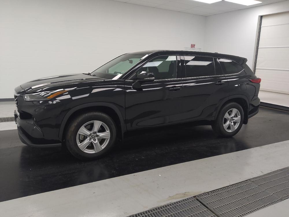 used 2022 Toyota Highlander car, priced at $25,295