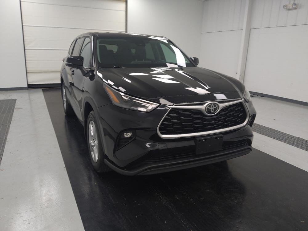 used 2022 Toyota Highlander car, priced at $25,295