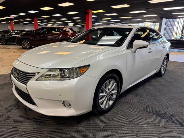 used 2013 Lexus ES 300h car, priced at $15,899