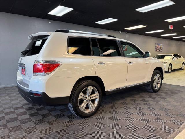 used 2013 Toyota Highlander car, priced at $18,399