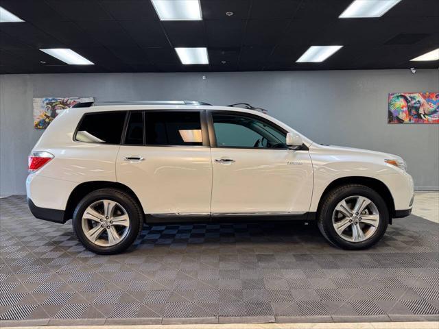 used 2013 Toyota Highlander car, priced at $18,399