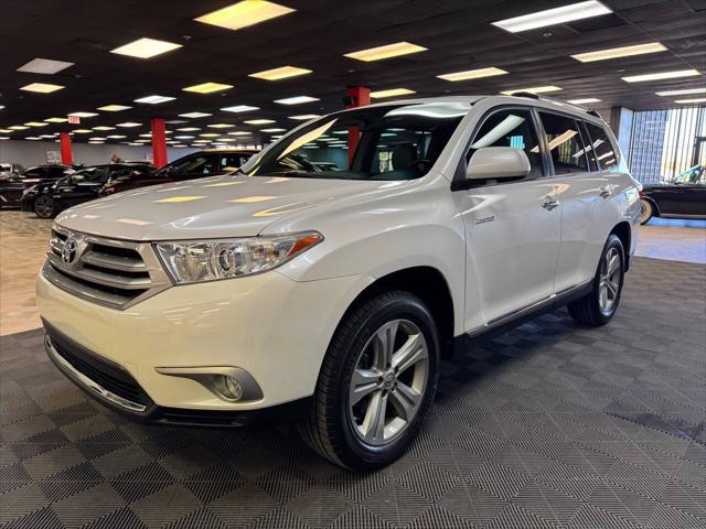 used 2013 Toyota Highlander car, priced at $18,399