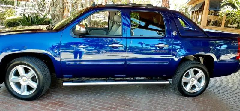 used 2013 Chevrolet Avalanche car, priced at $24,950