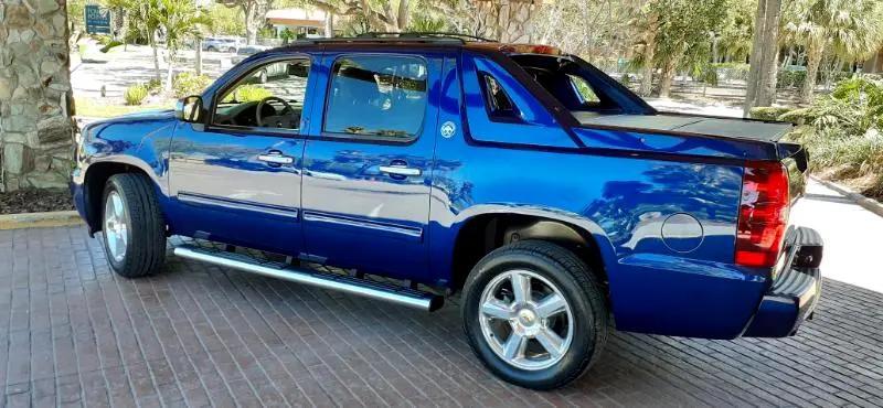 used 2013 Chevrolet Avalanche car, priced at $24,950