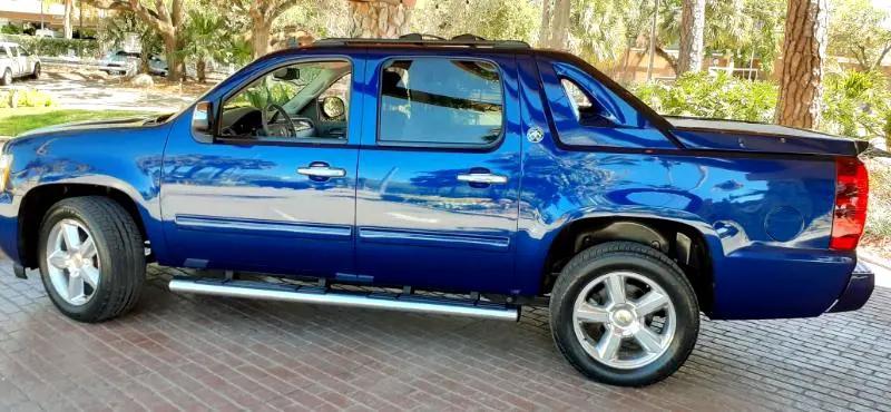 used 2013 Chevrolet Avalanche car, priced at $24,950