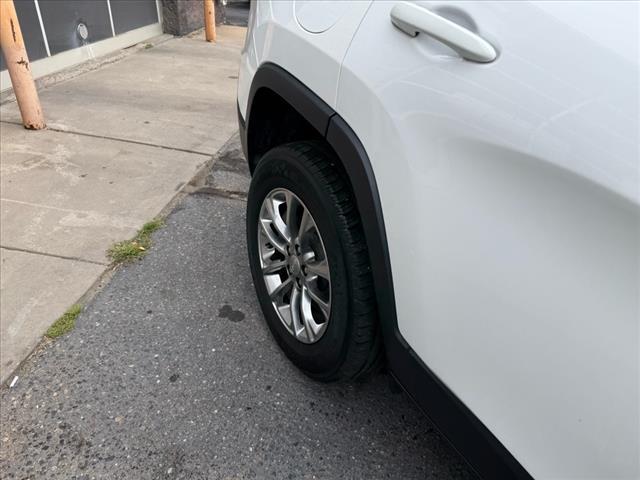 used 2020 Jeep Cherokee car, priced at $16,990