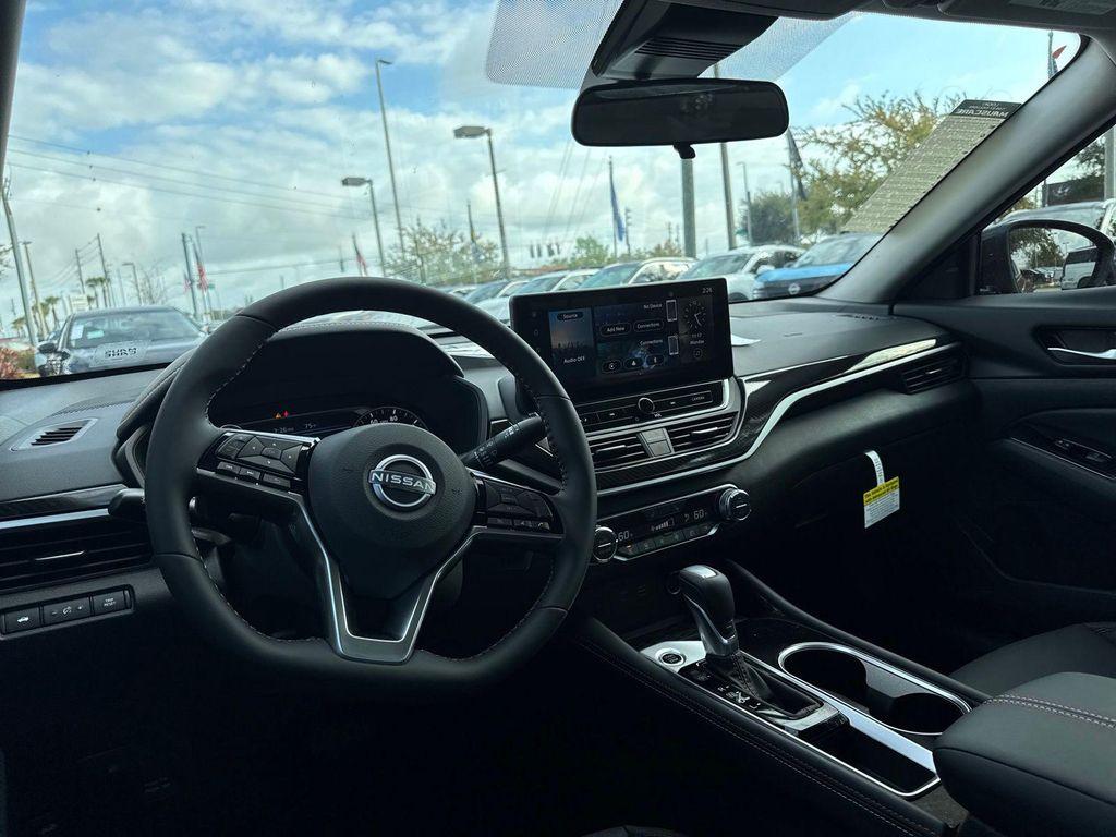 new 2025 Nissan Altima car