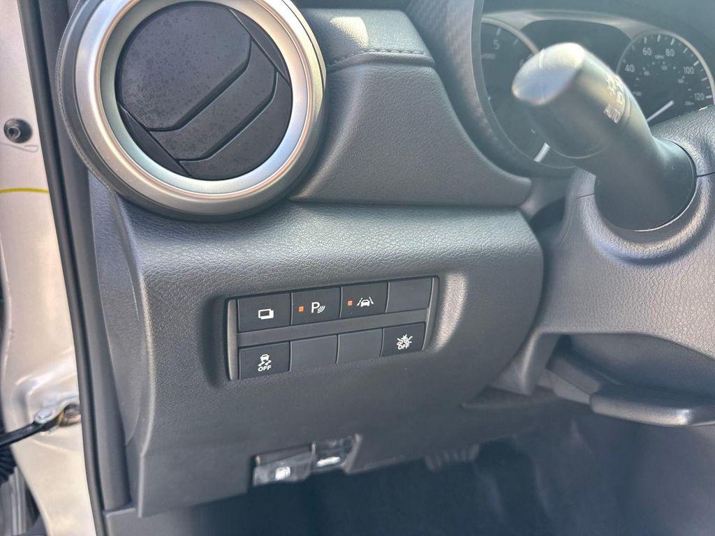 new 2025 Nissan Versa car