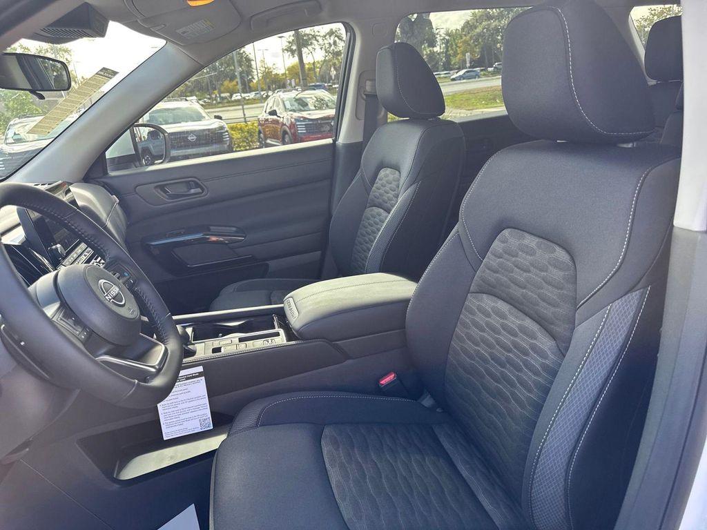 new 2025 Nissan Pathfinder car