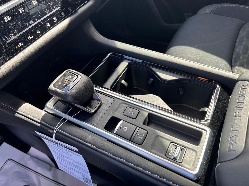 new 2025 Nissan Pathfinder car