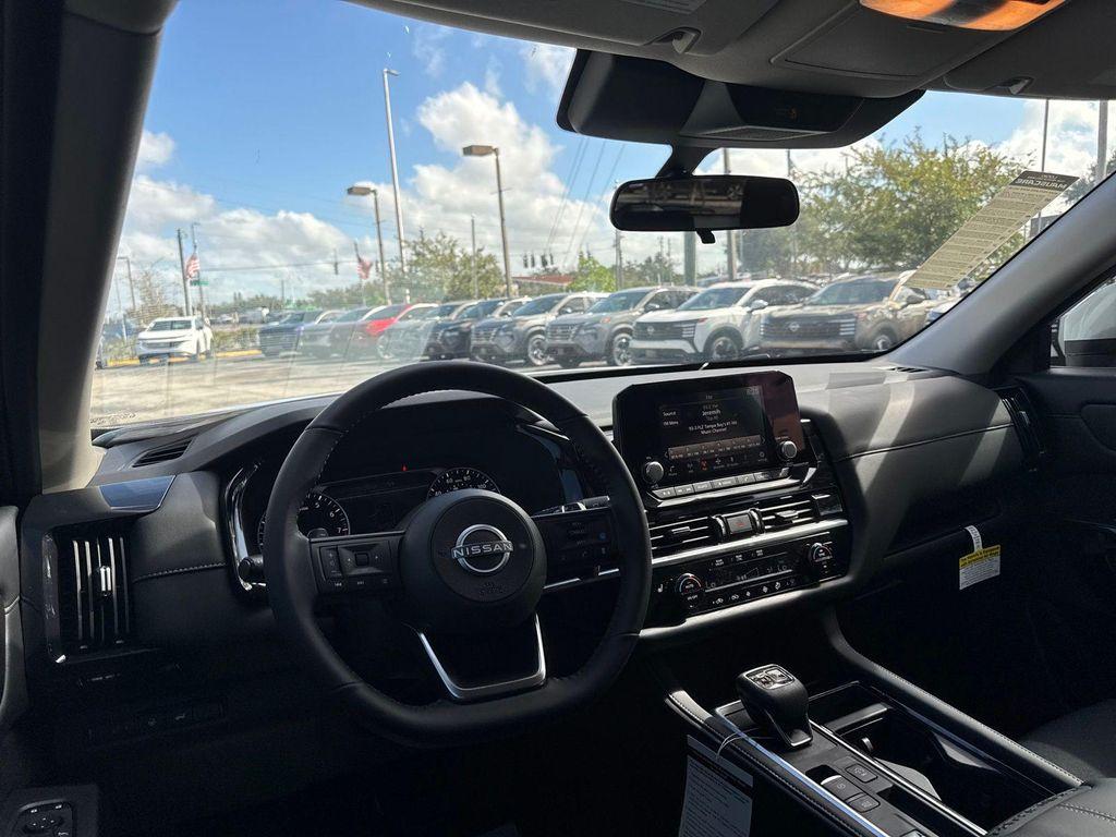 new 2025 Nissan Pathfinder car