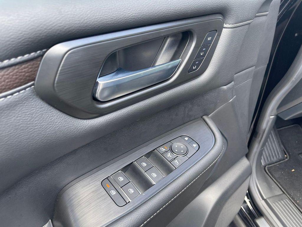 new 2025 Nissan Armada car