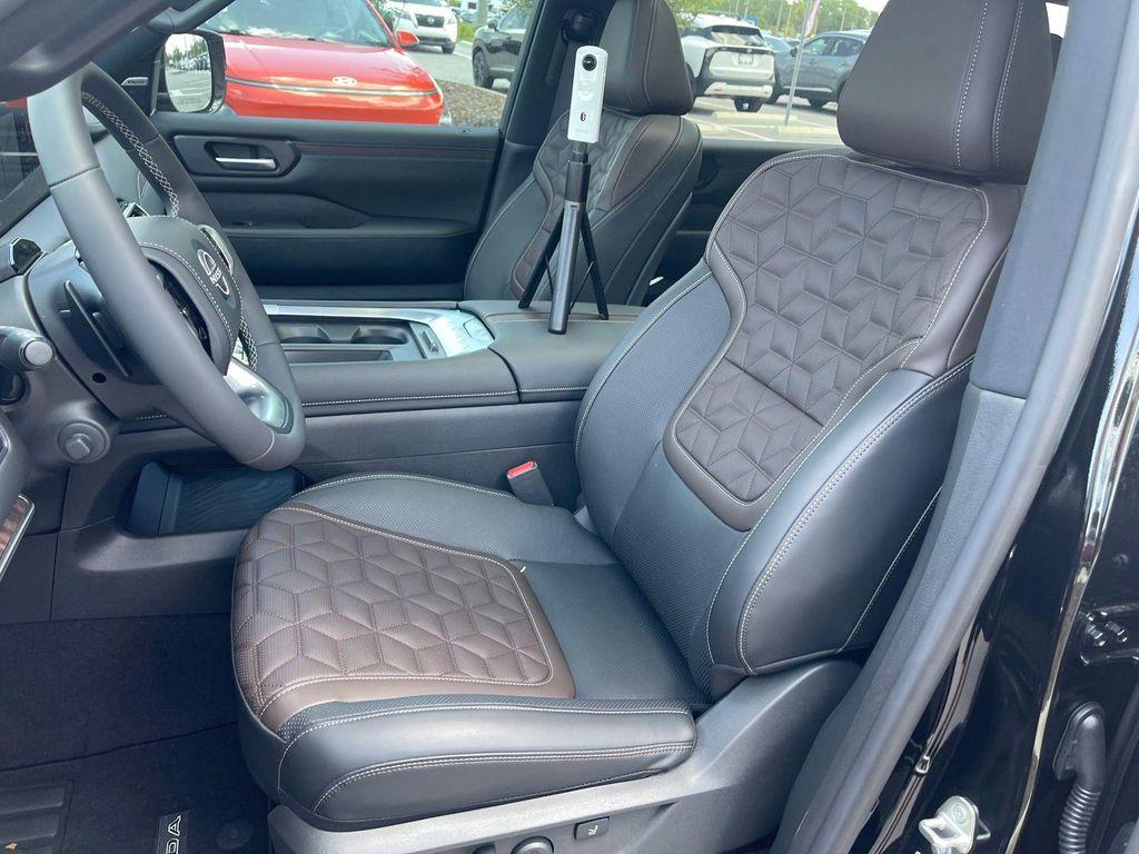 new 2025 Nissan Armada car