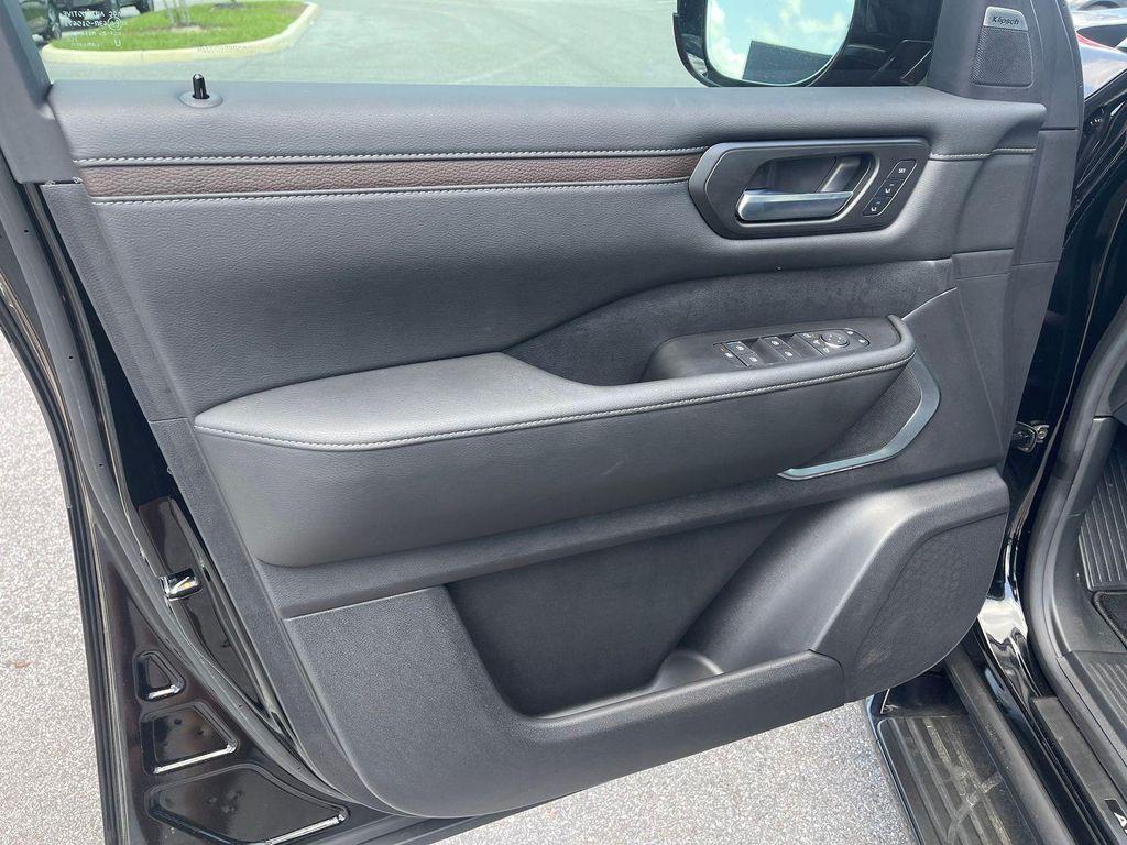 new 2025 Nissan Armada car