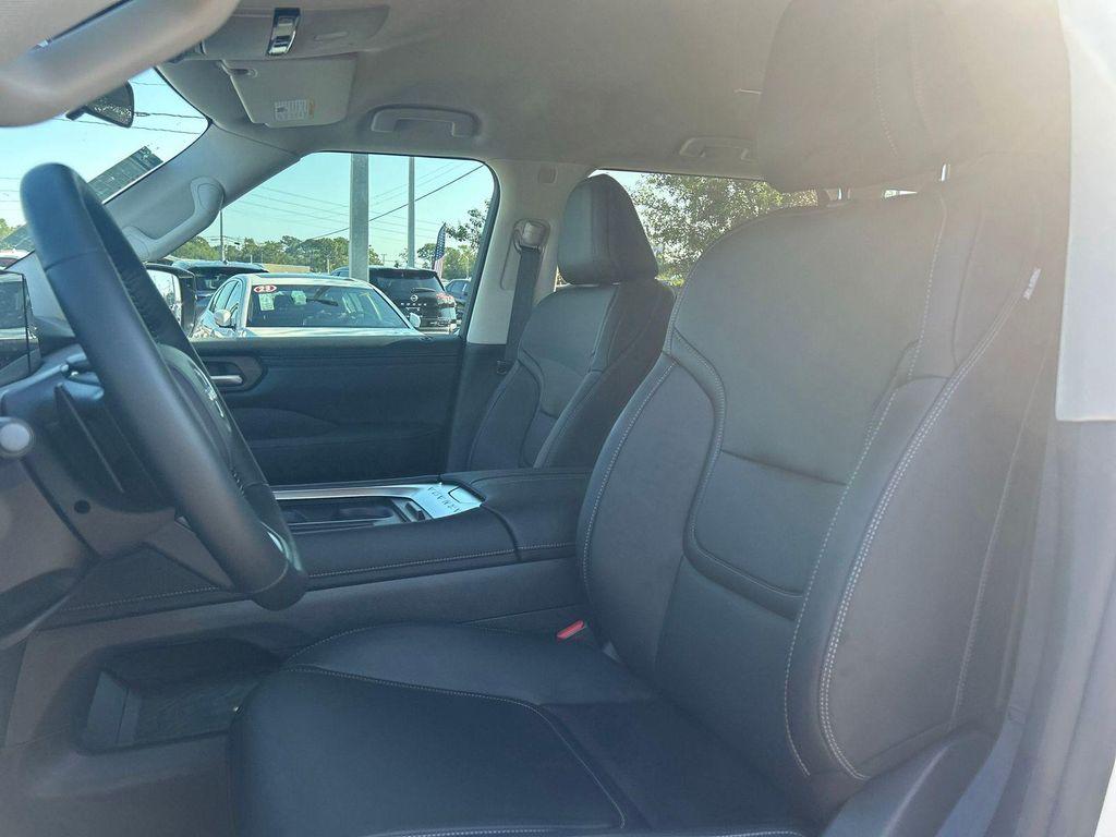 new 2025 Nissan Armada car