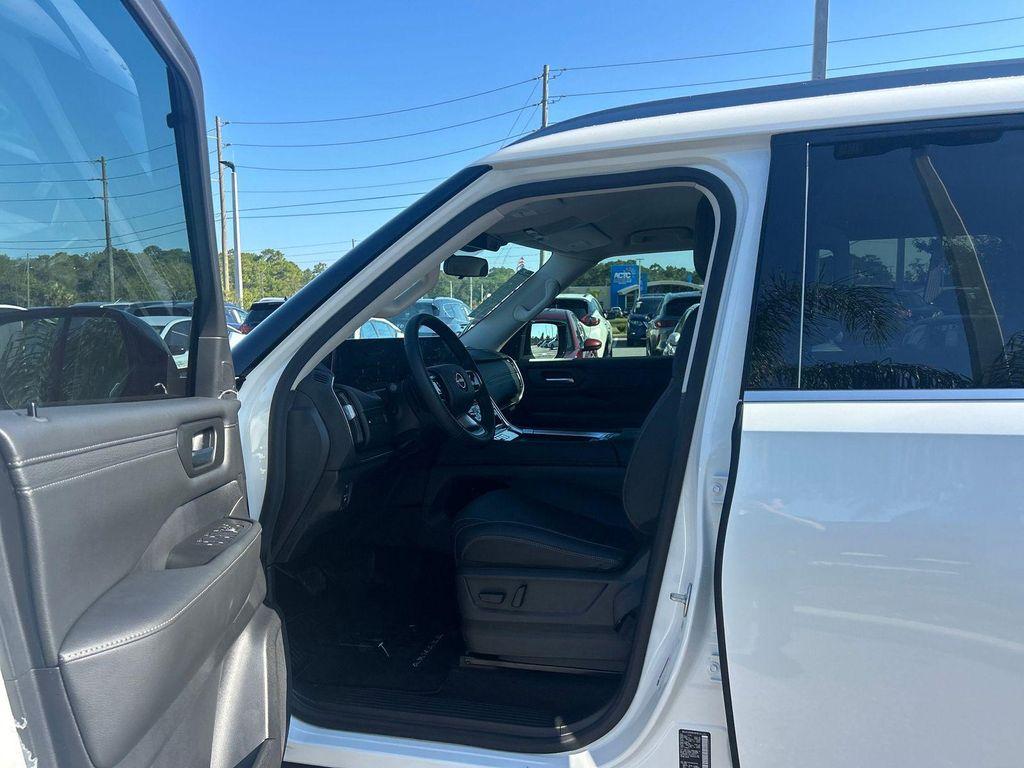 new 2025 Nissan Armada car