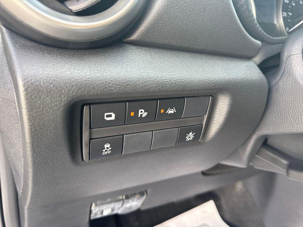 new 2025 Nissan Versa car