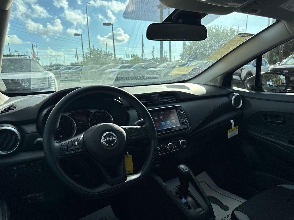 new 2025 Nissan Versa car