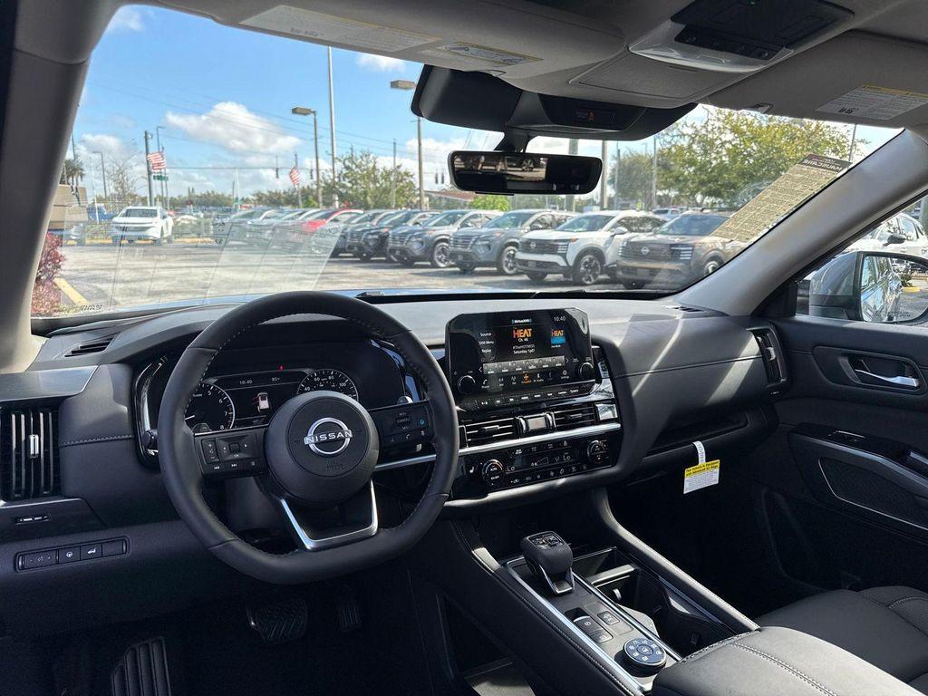 new 2025 Nissan Pathfinder car