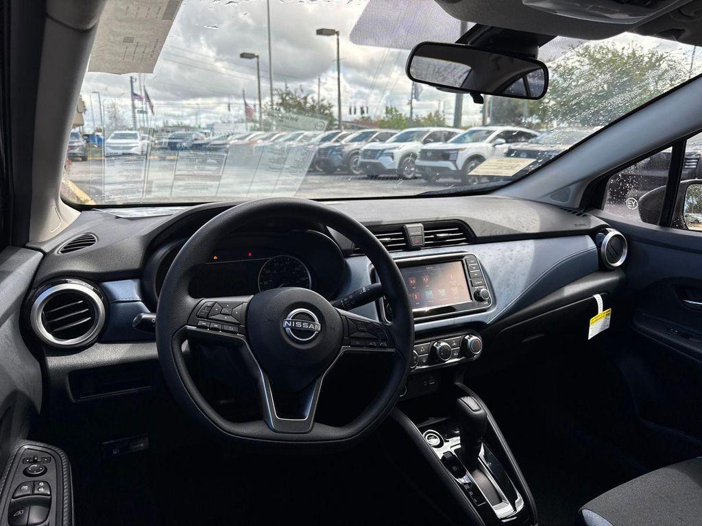 new 2025 Nissan Versa car