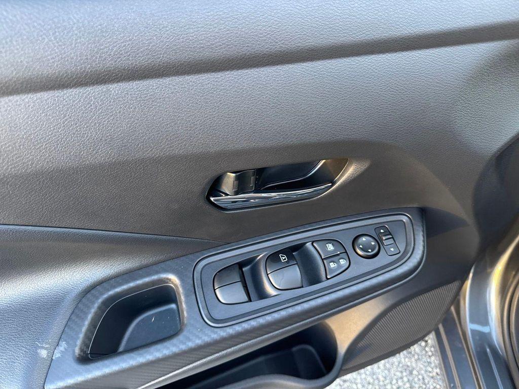 new 2025 Nissan Versa car