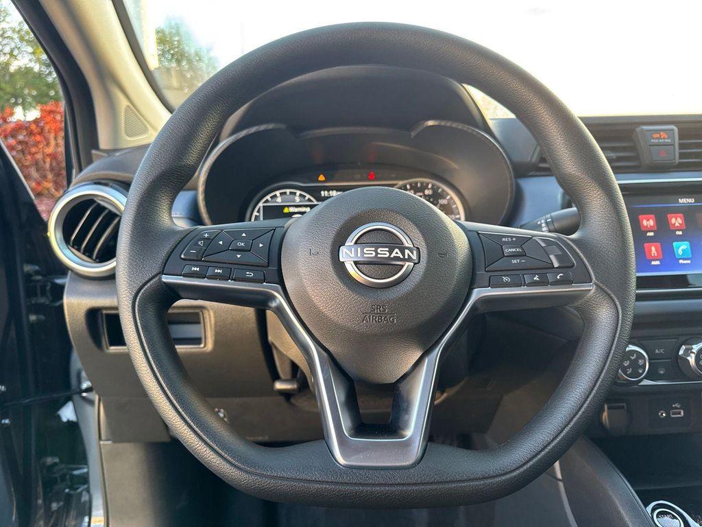 new 2025 Nissan Versa car