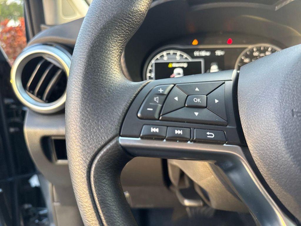 new 2025 Nissan Versa car